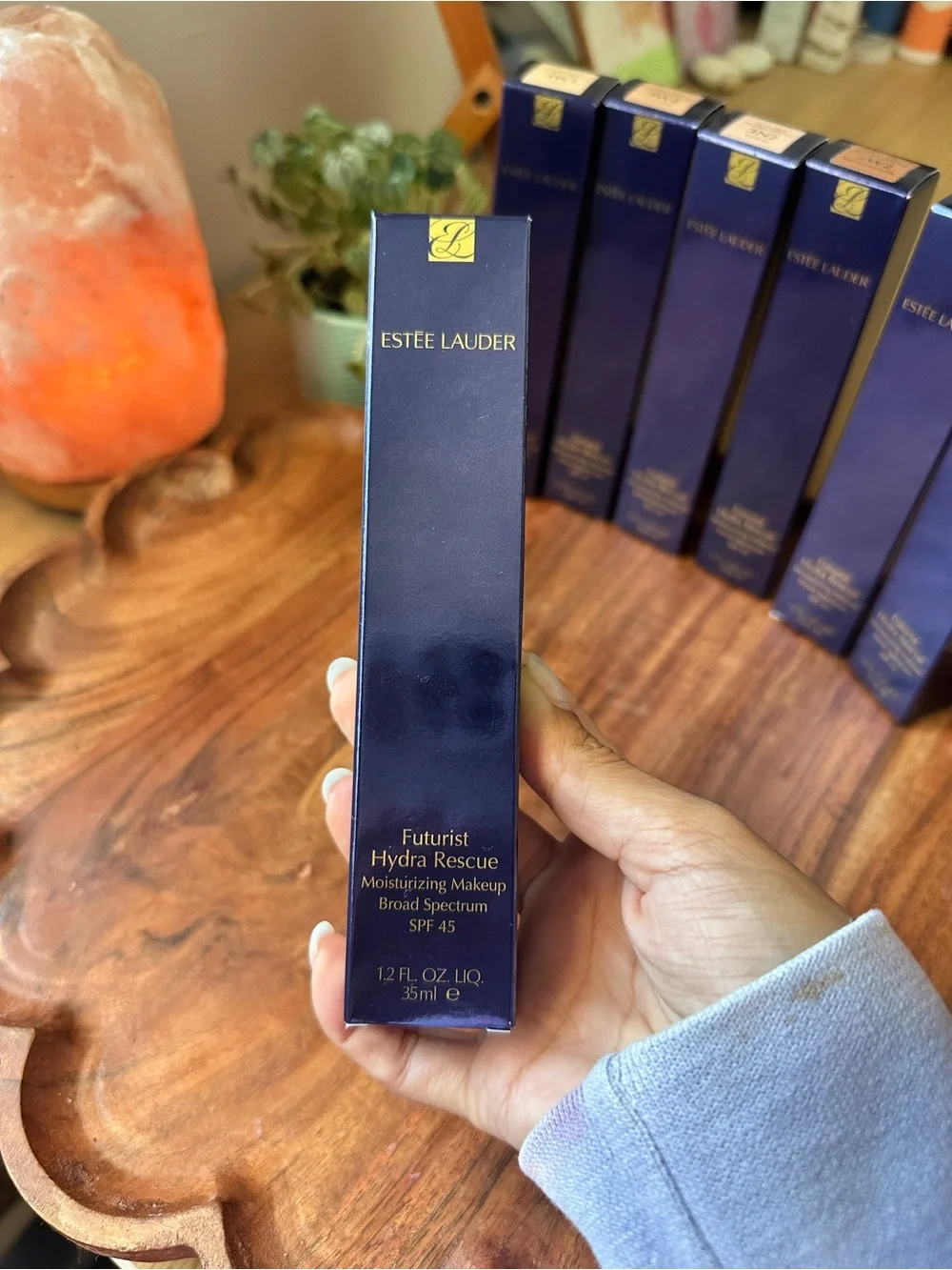 Estee Lauder Futurist Hydra Rescue Moisturizing Makeup 4N1 Shell Beige